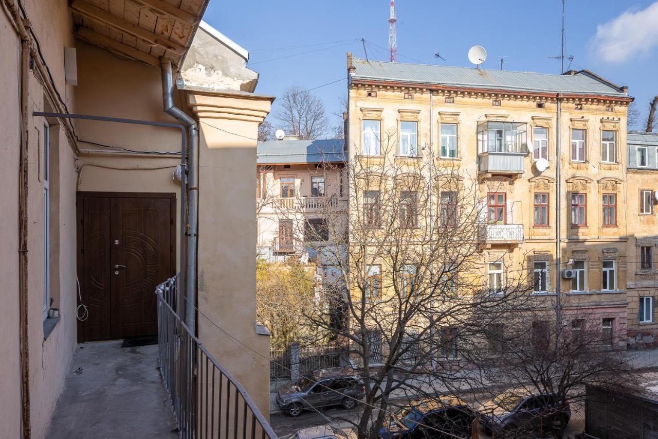 Lion King D2 Lägenhet Lviv Exteriör bild